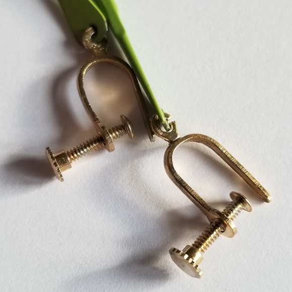 Vintage earrings green enamel retro dainty mod screwback screw back - Picture 5 of 10